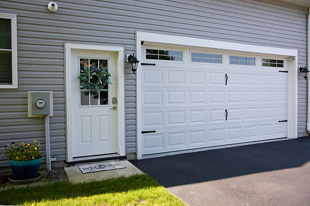 24/7 Emergency Garage Door Panel Replacement experts in Kaibito, AZ